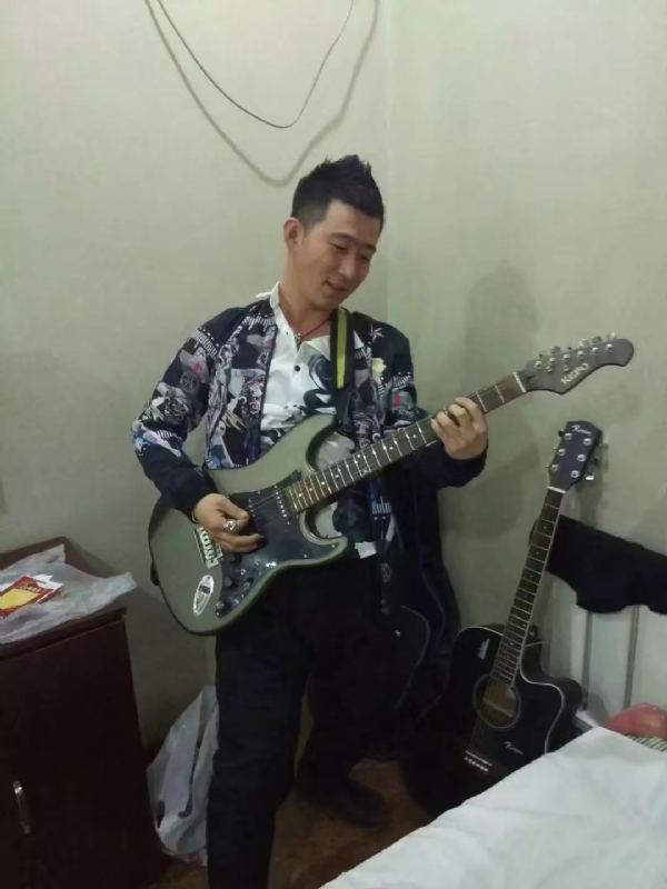 小吉他的第一张照片--建瓯相亲网